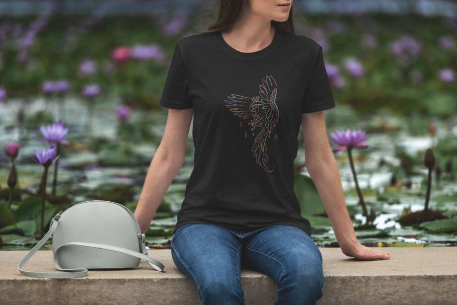 Monoline Parrot Black T-Shirt