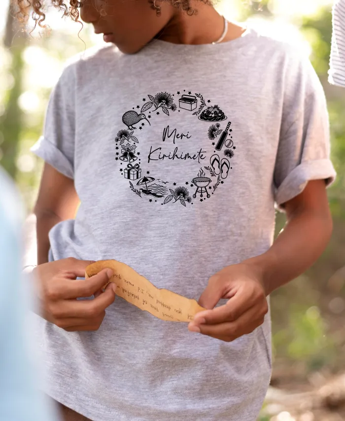 Grey Marle Meri Kirihimete Christmas T-Shirt with New Zealand summer Christmas design